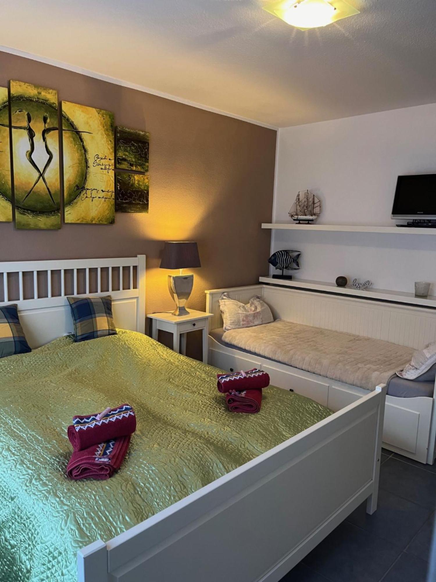 Ferienwohnung Haus Schwalbennest Eg Дитцум Экстерьер фото
